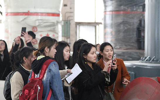 紅星：守護(hù)綠水青山，大國重器責(zé)無旁貸